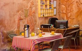 Hostal Alabalti